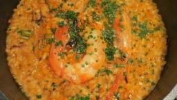 Recepta de cuina de Arròs de calamarcets, gambes i alls tendres